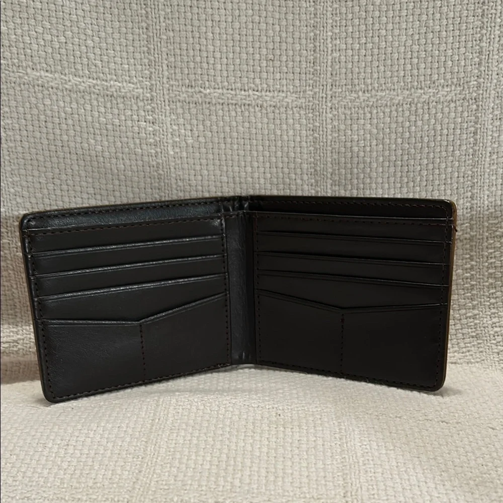 Mossy Oak Men’s Brown Leather Bifold Wallet